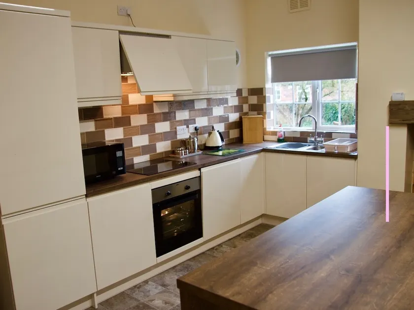 Ivy Cottage at The Chestnuts Holiday Cottages - Image 1