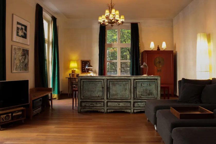 Garden apartment in Art Nouveau house in the center - Image 1