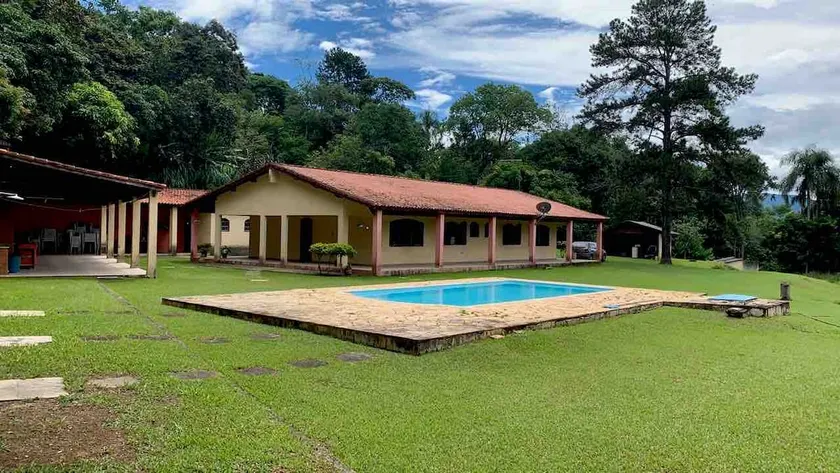Farmhouse in ARUJÁ with Barbecue Grill and Swimming Pool - Image 1