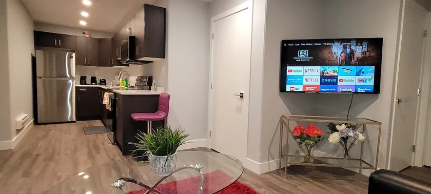 Oasis Cozy Suites - AirBnB Saskatoon 2 Bedrooms - Image 1