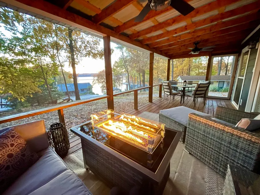 Dreamy Cottage Getaway w/ Sunset Lakeview - Image 1