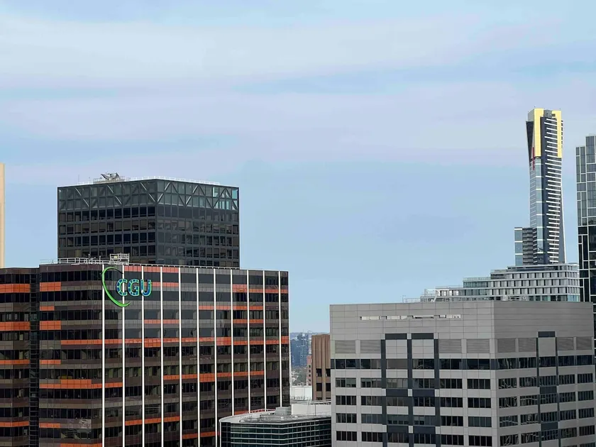 Quiet CBD 3b2b apartment + free parking - Image 1