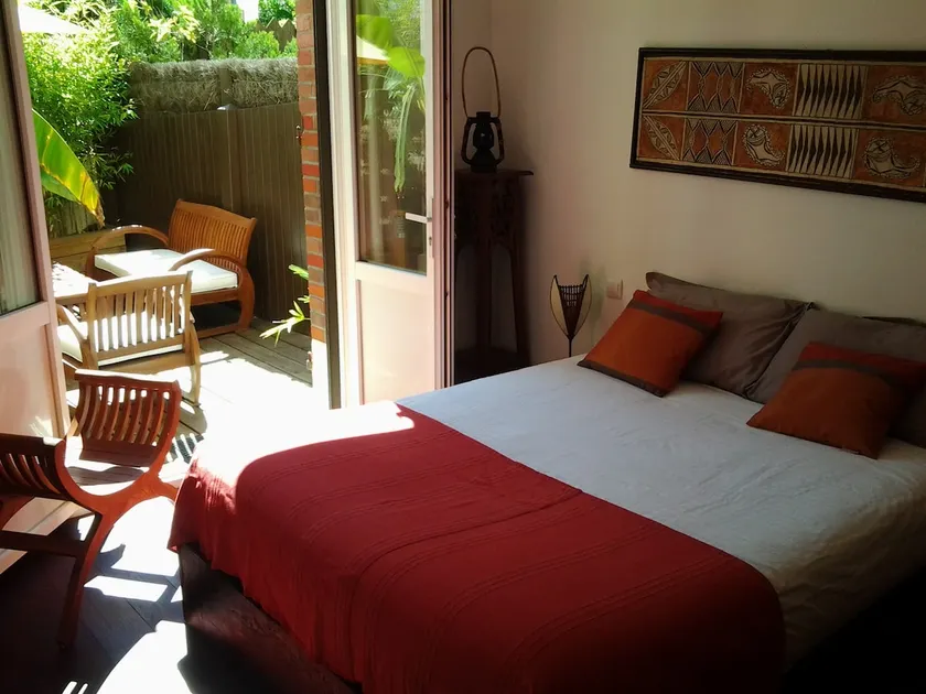 LA VILLA VICTORIA ou l esprit bois  a 50 m de la plage - Image 1