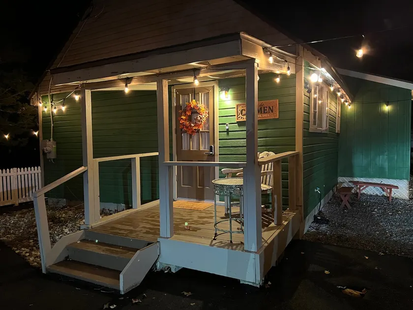Casa de Carmen! 3 bedroom Modern Cabin with a view and HOT TUB! - Image 1
