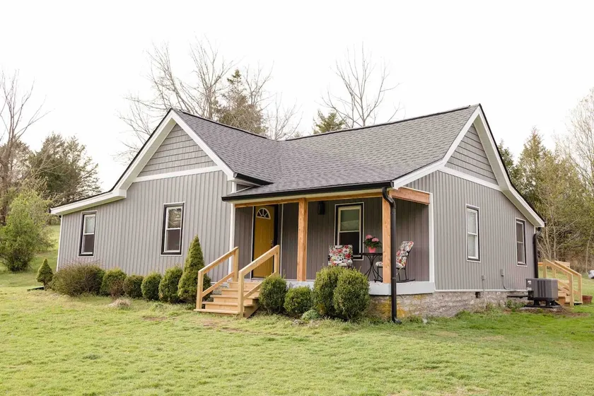 Cottage On Crooked Creek - Image 1