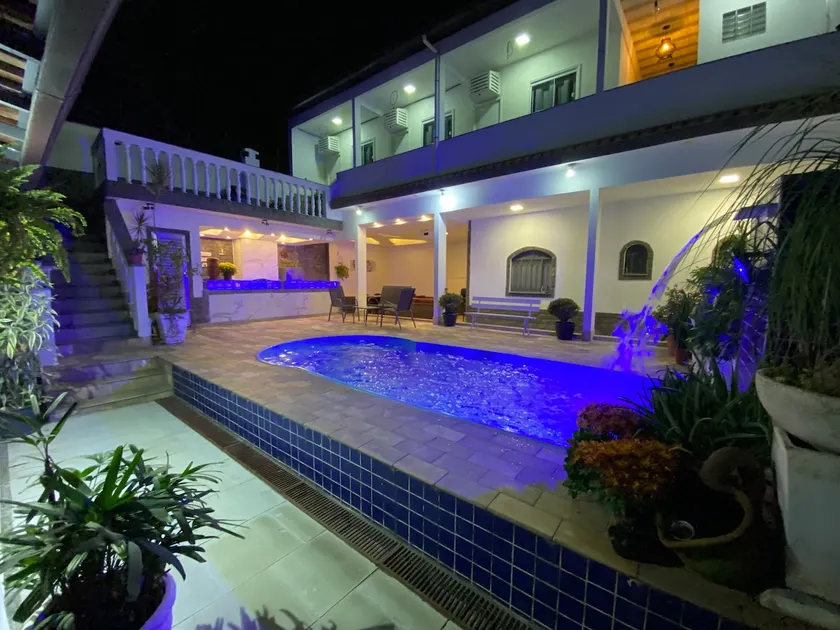 House R2 - with swimming pool, 04km from the Olympic Park - Image 1