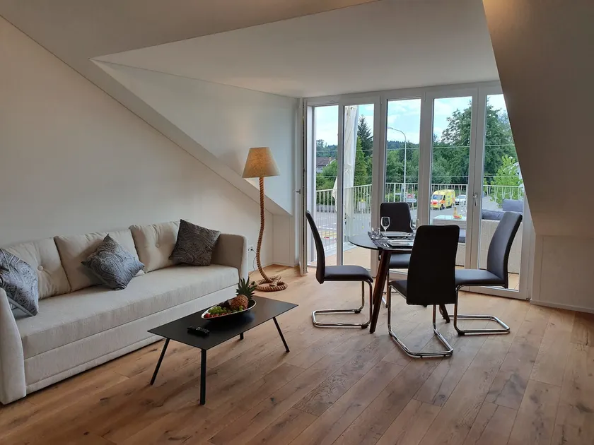 Exklusive Wohnung im Dachgeschoss - Image 1