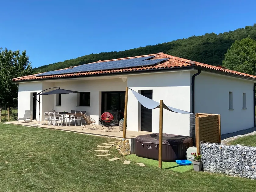 Villa with Jacuzzi / Pétanque overlooking the Pyrenees - Image 1