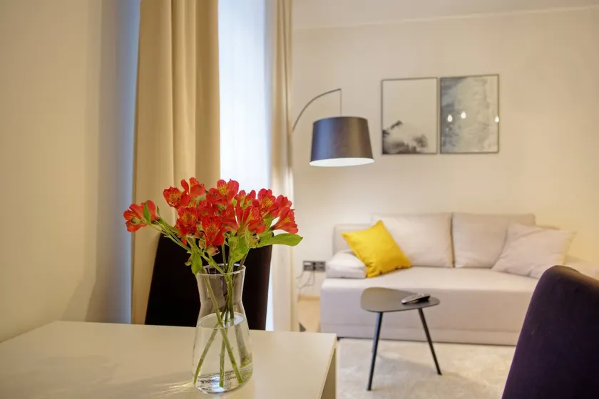 Room for up to 16 people - Image 1