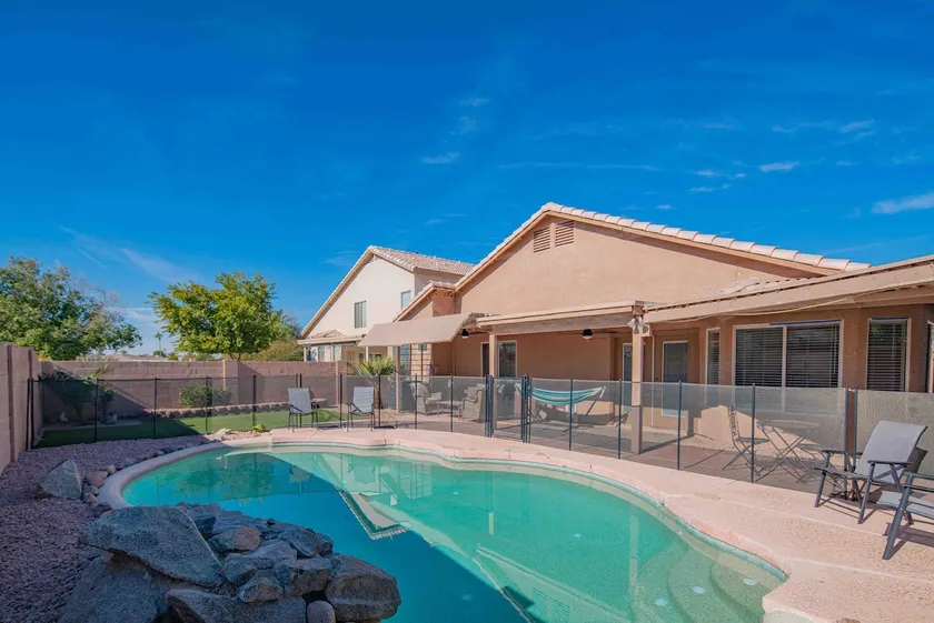 Spacious Home_Sleeps 9_Private Gated Pool_Patio - Image 1