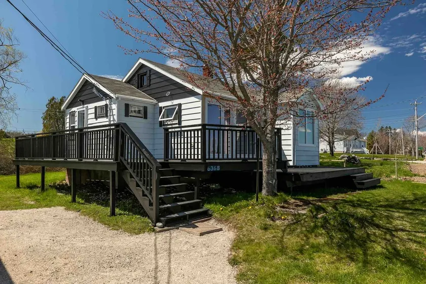 The Shore Hut - Image 1