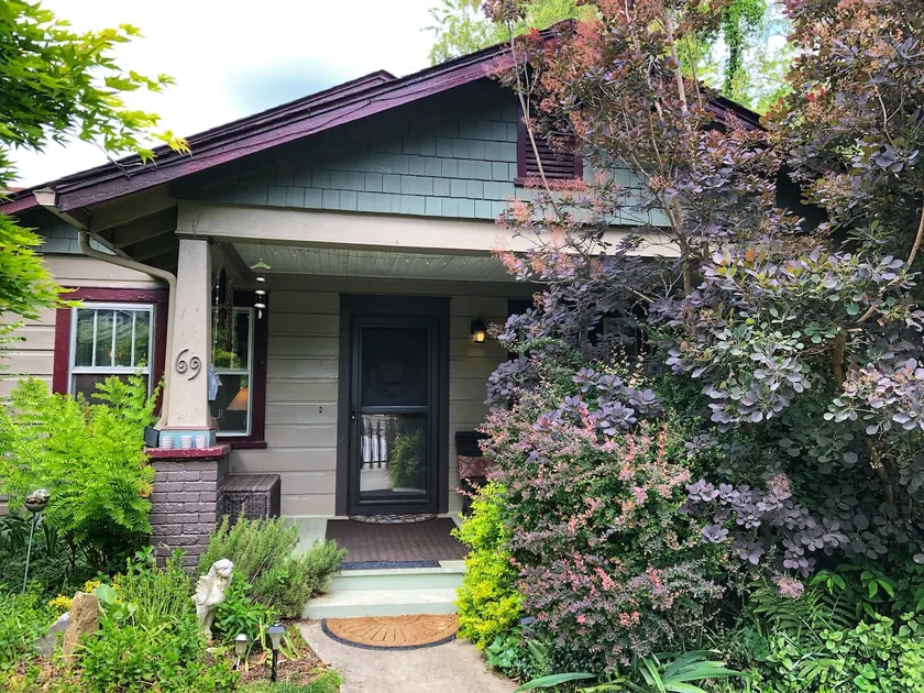 Artsy/ Zen Bungalow W. Asheville - walk to coffee shops, restaurants, bars, park - Image 1