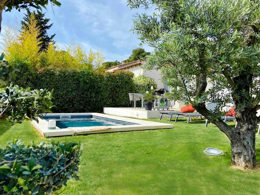 Charming Village House with Pool in Maussane - Walk to Shops & Sites - Image 1