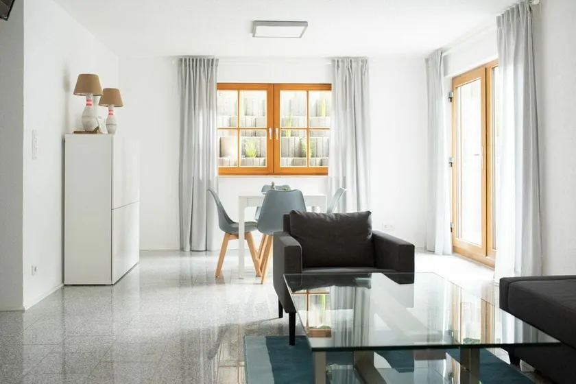 Modernes 2 Zimmer- Apartment an A81 - Image 1