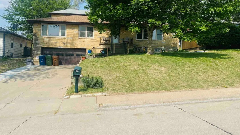 2 story, In-law suite, rear of house. Near Offutt - Image 1