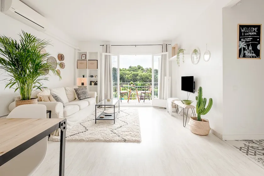Sunny and Stylish Apt w AC -Trini by Palmera - Image 1