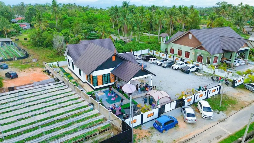 Villa Al Zahra Kuala Nerus,650m Beach Terengganu - Image 1