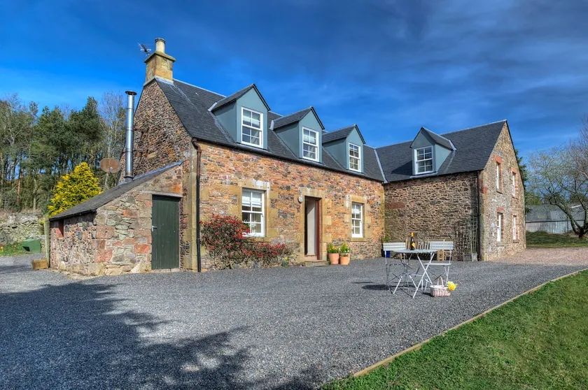 A House on the Hill: Highfield farm cottage (4+1) - Image 1