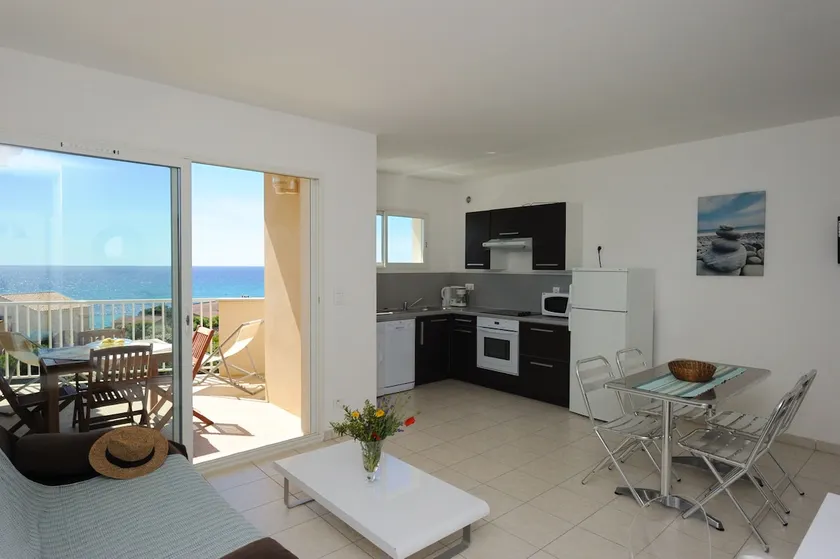 Beachfront Residence - Image 1