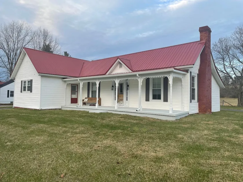 Morrow House-Newly Renovated Farmhouse 3 bedrooms - Image 1