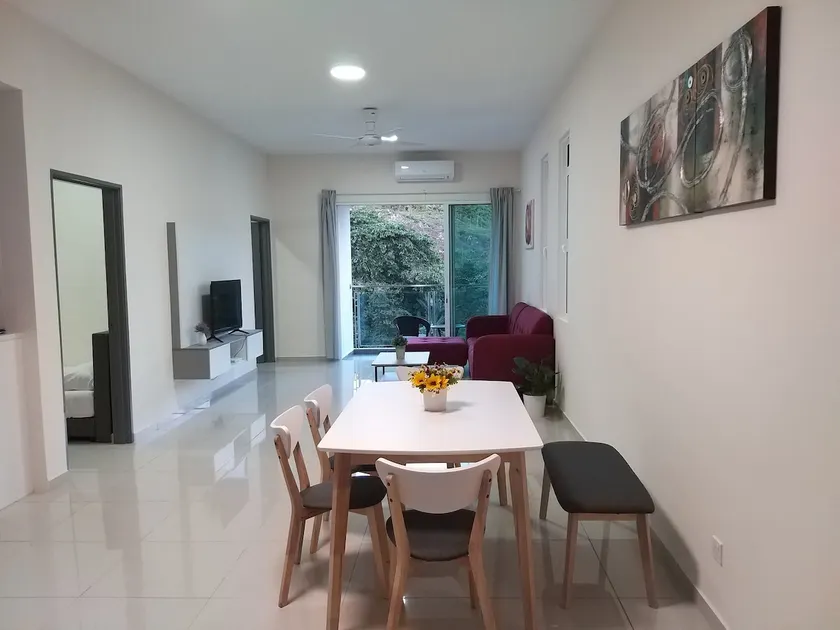 New and Comfy Vacation Home - Image 1