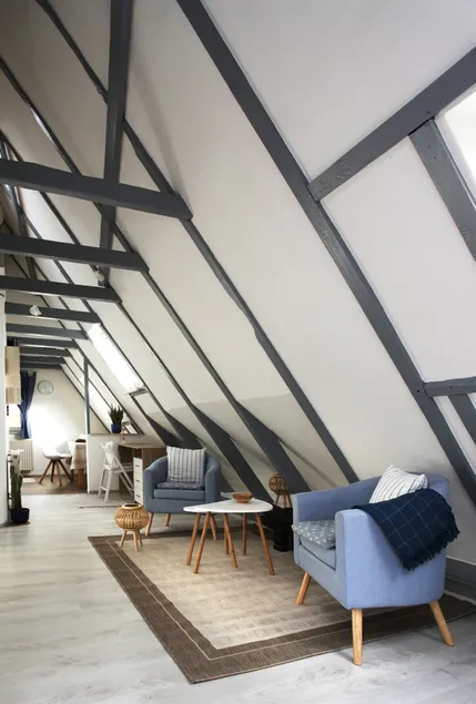 Guest room-Syke - Image 1