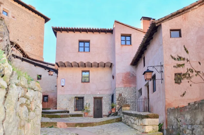 CHARMING FLAT W/BALCONY OLD VILLAGE OF ALBARRACIN - Image 1