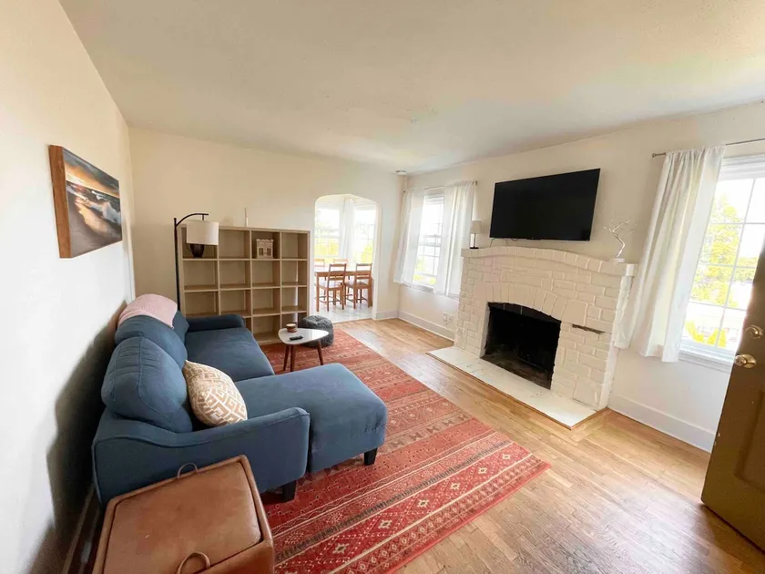 Seattle - Alki Beach Cottage, Near Park & Beach! - Image 1