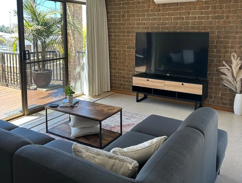 Bartolomeo Townhouse - Image 1