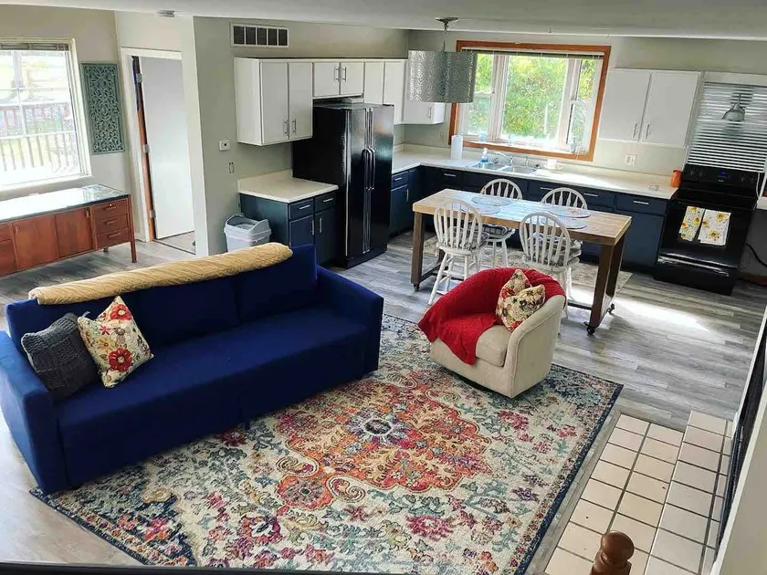 *UPDATED*Carriage House on New London - Image 1