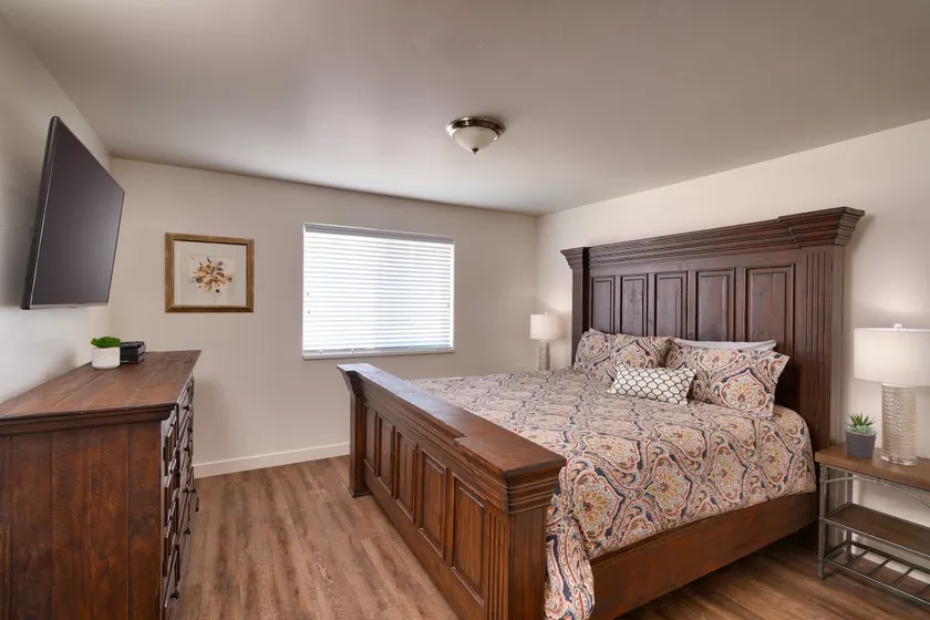 5L Top Floor Redcliff Condo - Image 1