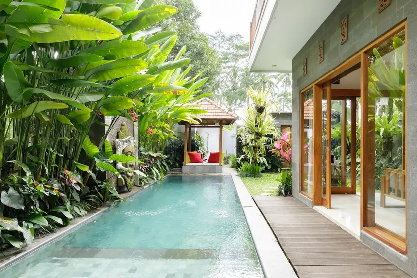 Tranquil Paradise Villa with Pool and Attentive Staff - Image 1