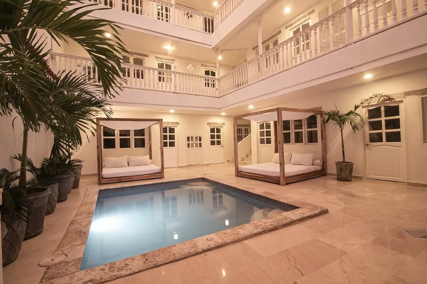 Old City 11 Bedroom Mansion - Image 1