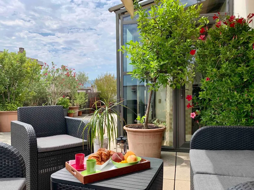 Wonderful rooftop calm & sunny - Image 1