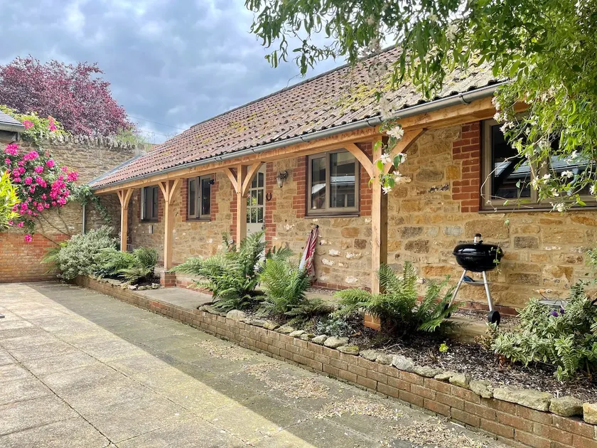 The Cottage at Flo’s Cottages - Image 1