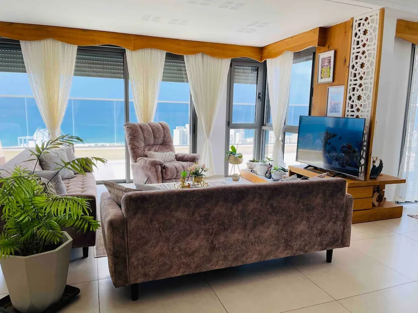 Exquisite Sunset Penthouse - Image 1