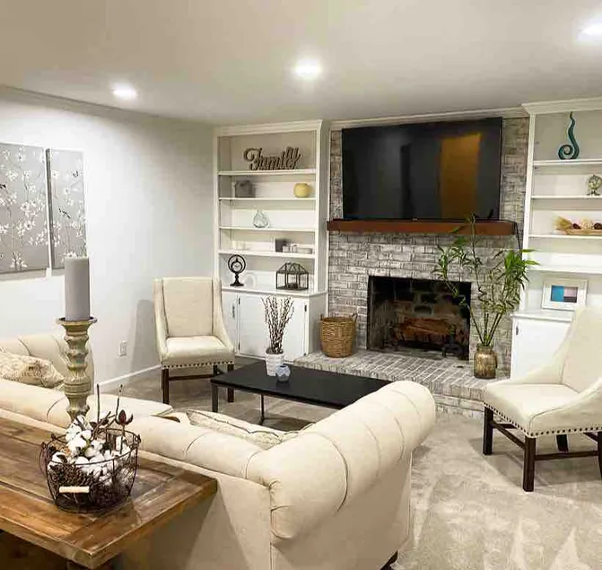 Colonial Stay- 7 BR-up to 14 Guests - Image 1