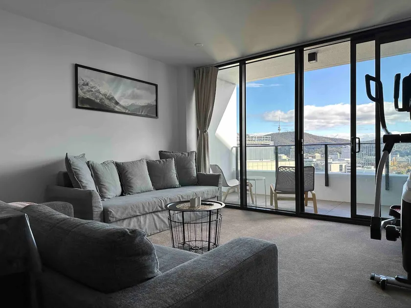 F15th 1BR City Apt-Parking&View& Homey - Image 1