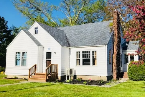 Grampy's House: Private, large semi-detached home - Image 1
