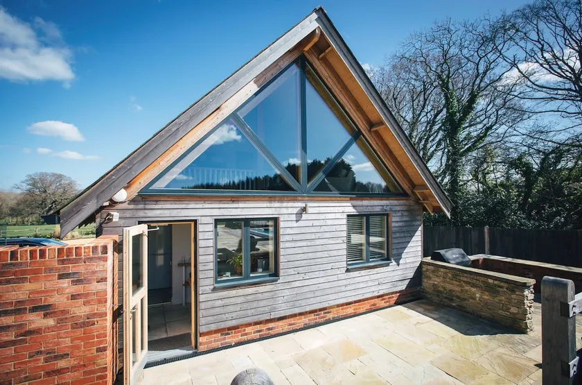 Oak House Annexe in the New Forest - Image 1
