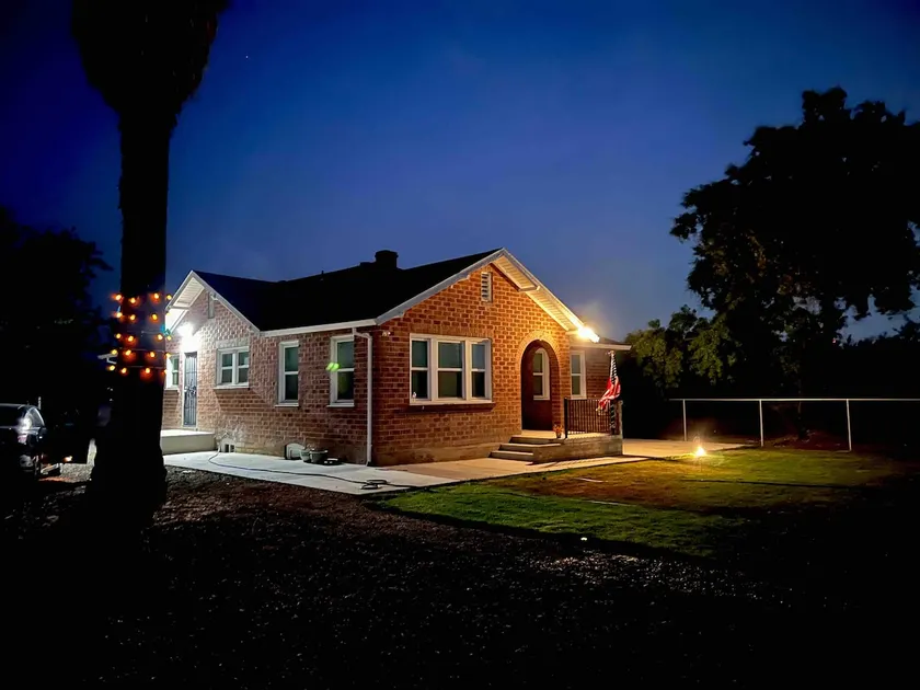 Cheerful 3 bed 2 bath newly renovated/off fwy 99 - Image 1
