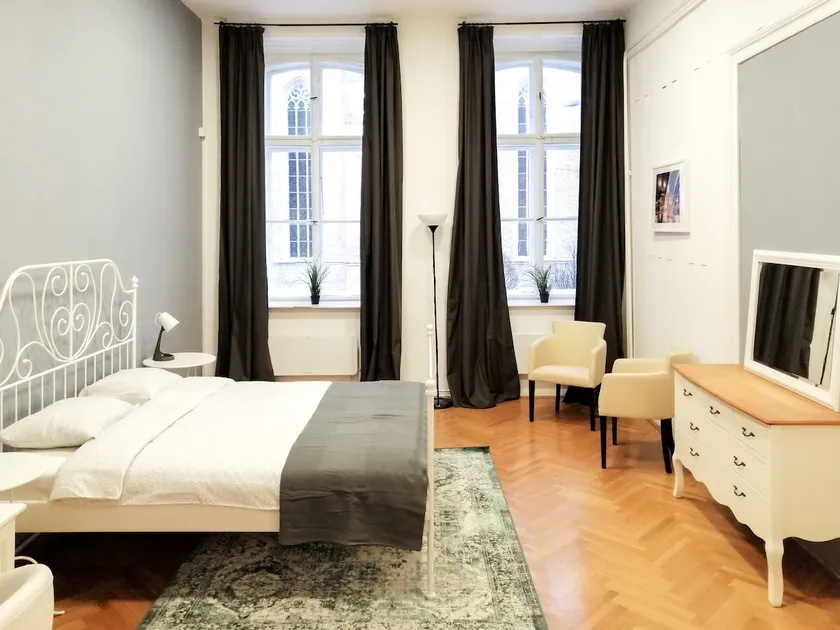 Apartment at central square+Cathedral view+parking - Image 1