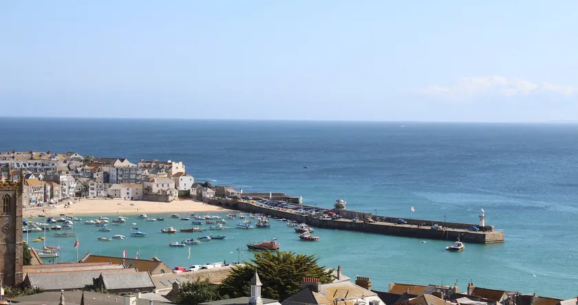 Large, well equipped 2 bed flat with superb views. - Image 1
