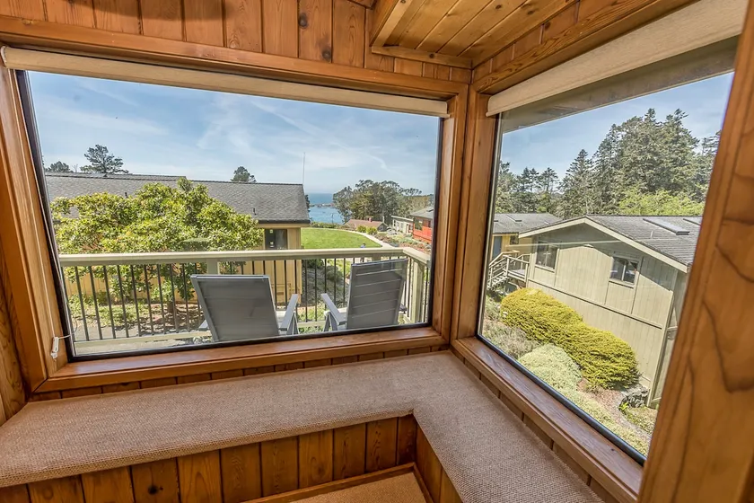 Jenner :: Two Story :: King Bed :: Ocean View - Image 1