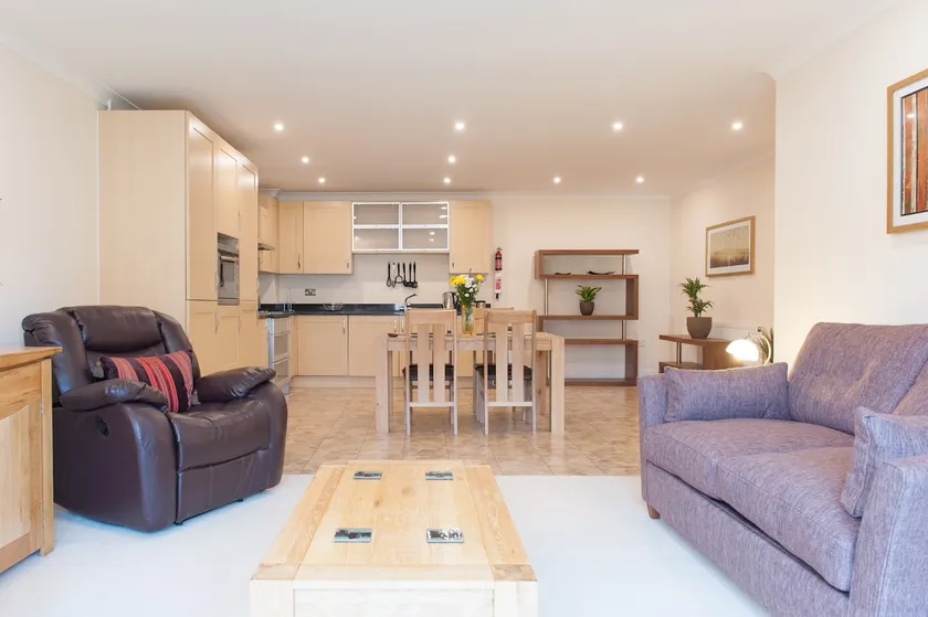 Camstay Longworth Avenue - Image 1
