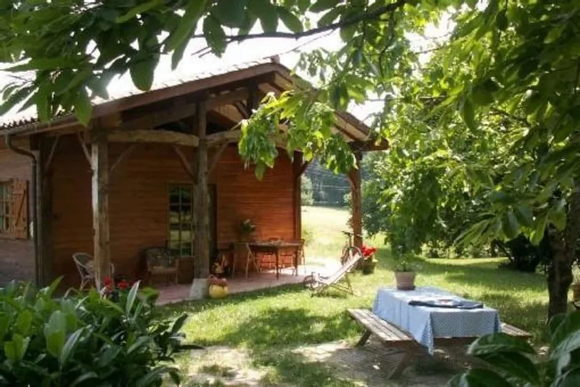 Cozy cottage with pool, tennis, 2 or more children, Wi-Fi - Image 1