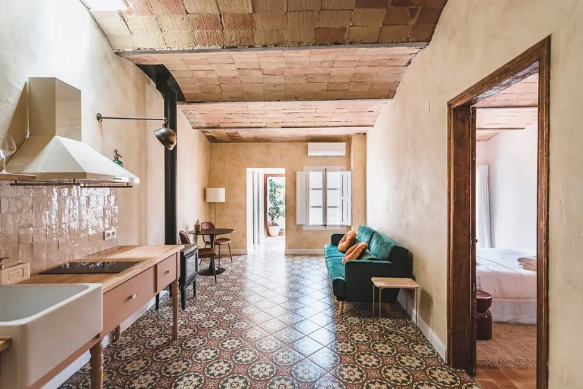Newly Renovated Boutique Apartment - Image 1