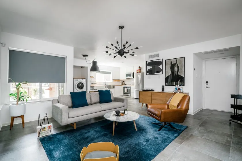 Mid Century Modern Condo in Energy Corridor - Image 1