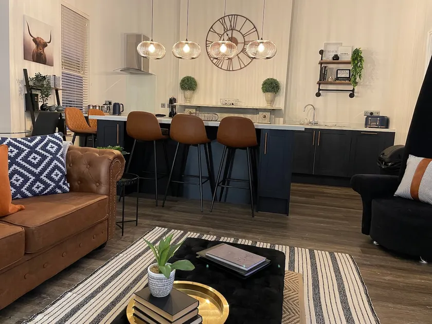 The Apartment - Brand new, stylish & central - Image 1