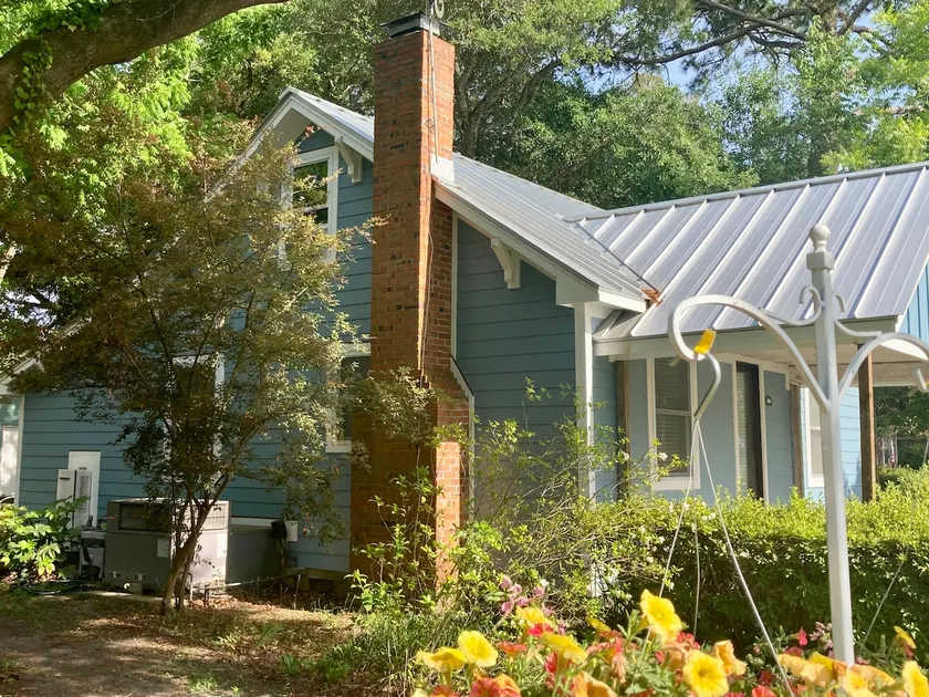 The MacMillan Farmhouse - Image 1